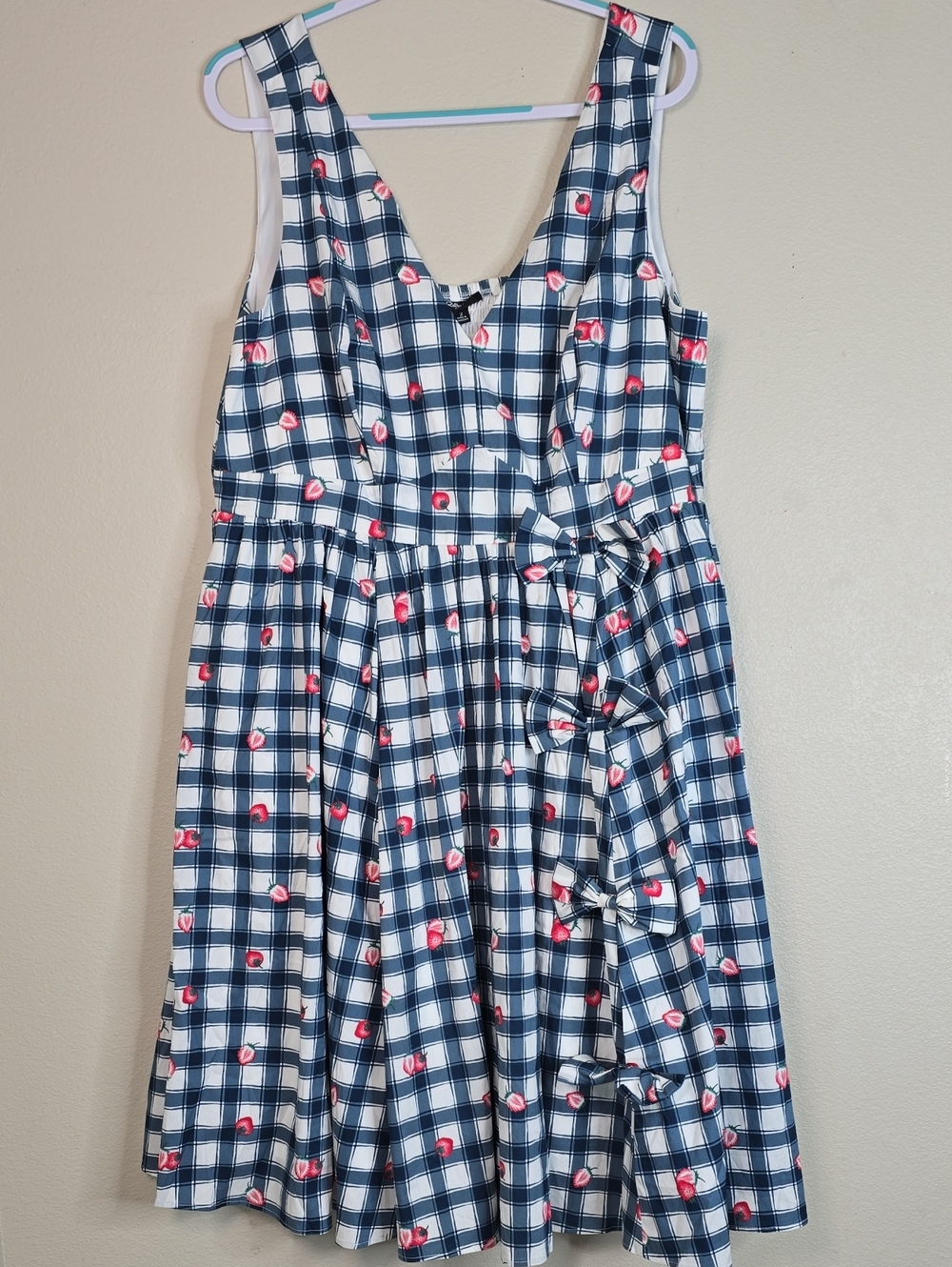 Torrid  retro chic V neck Bow Detail  Gingham Strawberry print Sleeveless Dress - Picture 5 of 11